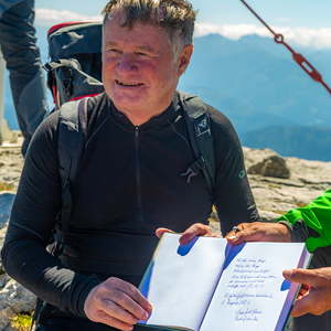 Zum 70-jährigen Bestehen des Gipfelkreuzes auf dem Warscheneck feierte Bischof Manfred Scheuer am 7. August 2021 bei wunderbarem Bergwetter die Gipfelmesse.
